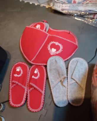 cuore in panno con ciabattine 