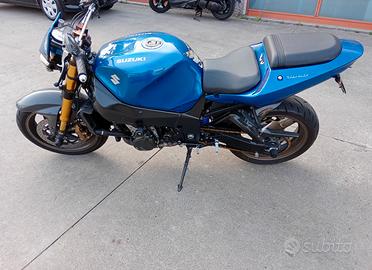 Suzuki GSX R 1000 - 2001