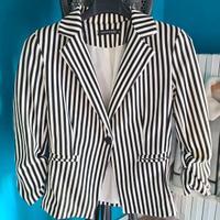 Blazer donna a righe bianco e nero – elegante