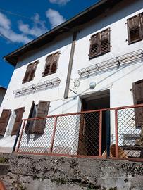 Paularo (UD) fraz.ne Ravinis - casa singola