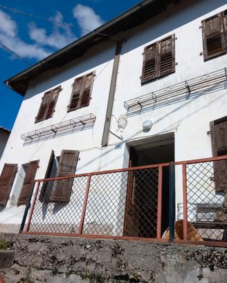 Paularo (UD) fraz.ne Ravinis - casa singola