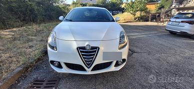 Alfa romeo gulietta appena revisionata