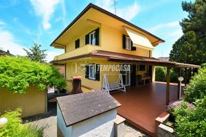 Villa indipendente di ampia metratura con giardino