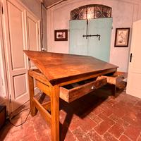 Vecchio tavolo da disegno