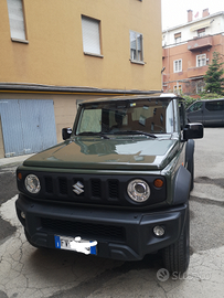 Suzuki Jimny mod 2019 4 posti verde