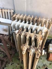 Termosifoni 1920 radiatori in ghisa con piedini