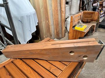 Mensole in legno a muro con staffa