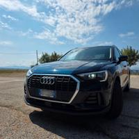 AUDI Q3 35 2.0 TDI S tronic Business Advanced
