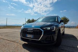 AUDI Q3 35 2.0 TDI S tronic Business Advanced