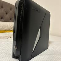 Alienware X51 completo di mouse e tastiera.