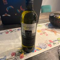 Bottiglia di vino bianco Cahrdonnay