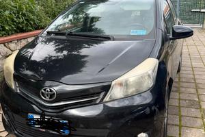 Toyota yaris lounge 5 porte 2012
