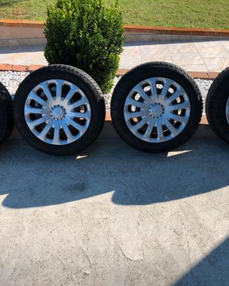 Cerchi e gomme invernali 185/60/R15 88T