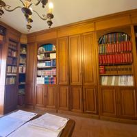 Libreria artigianale in legno di noce da ufficio