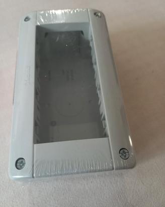 Custodia Idrobox 4 posti Bticino 25404 IP40