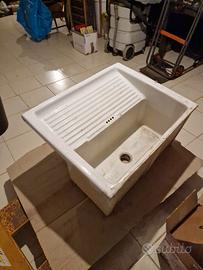 Lavatoio in ceramica