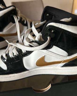Nike Air Nike  1 MID SE