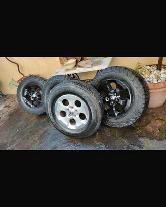 4 cerchi + gomme Jeep Wrangler  255/70/18