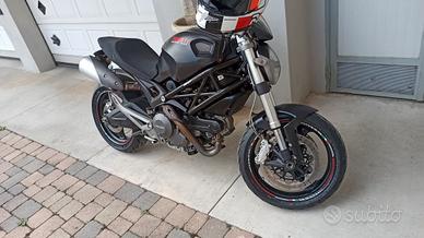 Ducati Monster 696