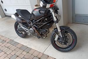 Ducati Monster 696