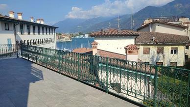 Lovere bilocale con terrazzo con vista