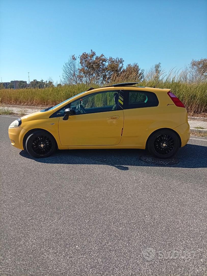 Fiat Grande Punto 2008 photo 2