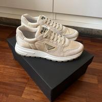 Scarpe Prada scamosciate 44