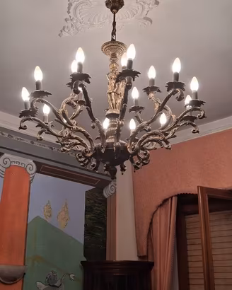 Lampadari in bronzo dorato