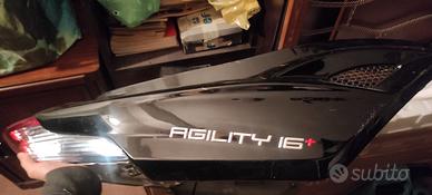 plastiche laterali kymco 125 16+, serratura guasta