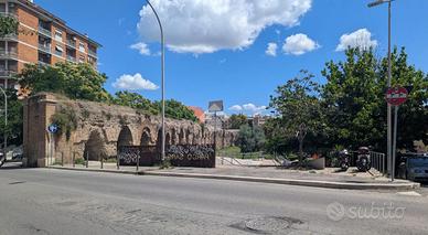 MONOLOCALE A ROMA