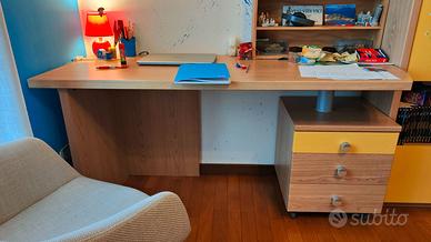 SCRIVANIA A 2 PIANI LAVORO CON CASSETTIERA