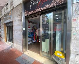 NEGOZIO A NAPOLI