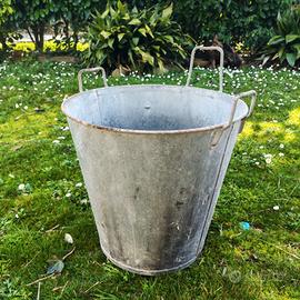 secchio in ferro vincato vintage