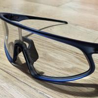 Occhiali sportivi Oakley modello RSLV