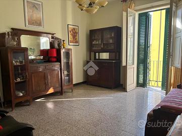 3 LOCALI A LUCCA
