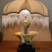 Lampada Carpié con figura di donna stilizzata fira