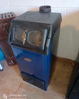 Stufa a legna Super Calor modello vetrato 