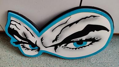 Diabolik insegna in polistirolo