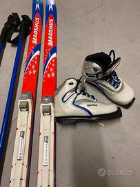 Sci e scarpe per bambini