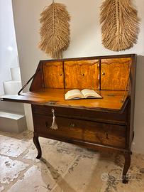 Scrittoio antico in legno messello