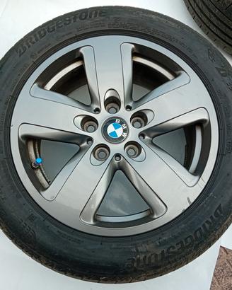 cerchi in lega BMW con pneumatici 