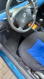 lancia Ypsilon elefantino blu