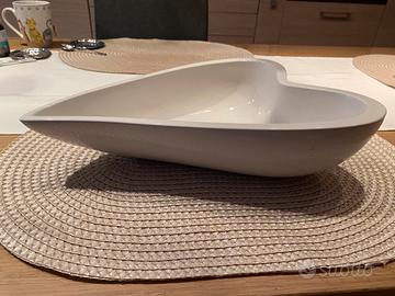 Vaso a forma di cuore in ceramica bianca