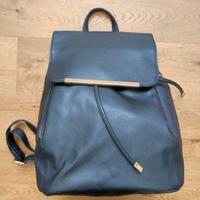 Zaino nero in ecopelle