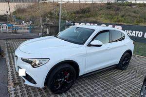 Alfa Romeo Stelvio 2.2 Turbodiesel 210 CV AT8 Q4 E