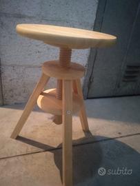 sgabello IKEA regolabile in legno