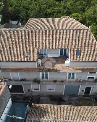 CASA SEMINDIPENDENTE A GIARRE