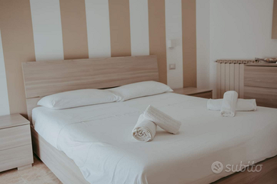 Camera matrimoniale con bagno privato in centro