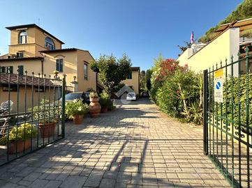 4 LOCALI A FIRENZE