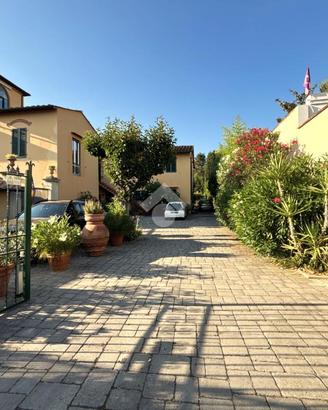4 LOCALI A FIRENZE
